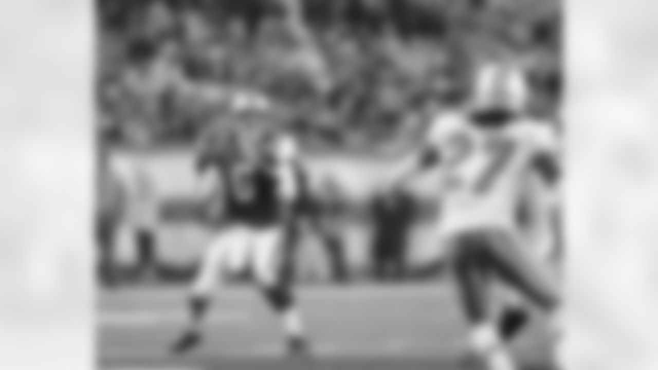 2010 Week 14 Jets vs Dolphins Game Photos