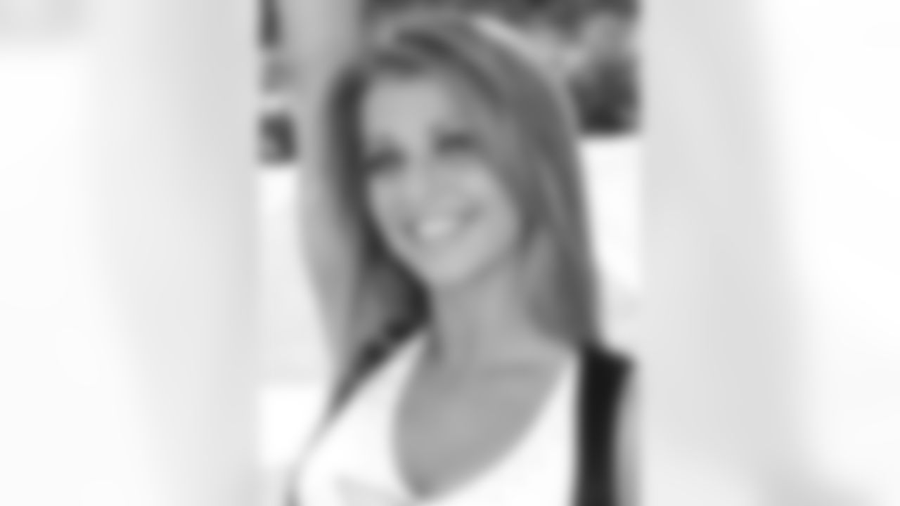 Ashley 2009 Flight Crew Member Photos