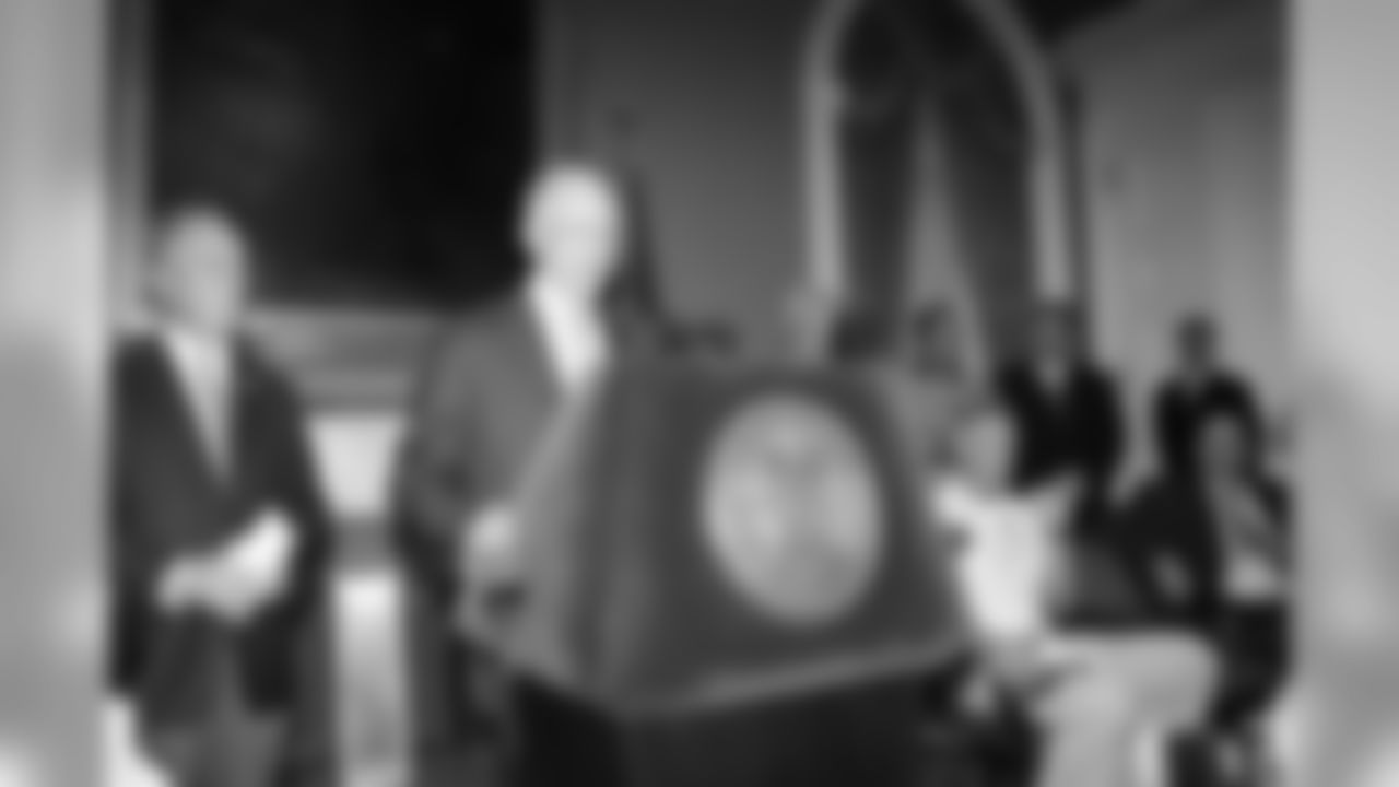 08 Brett Favre welcomed at City Hall