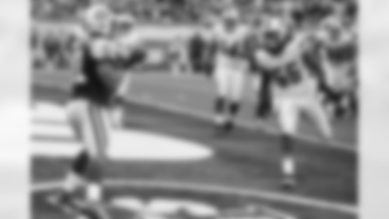 2011 Regular Season Week 12 Jets vs Bills Game Photos
