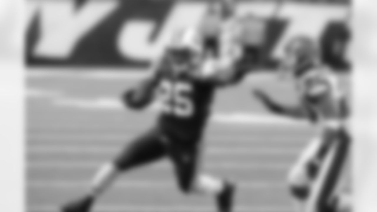 Joe Mcknight Photos
