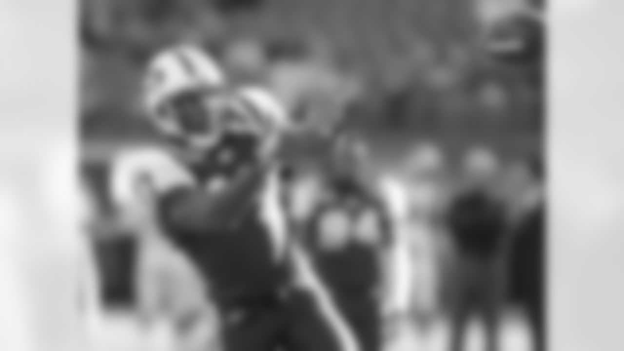 2009 Week 12 Jets vs Panthers Photos