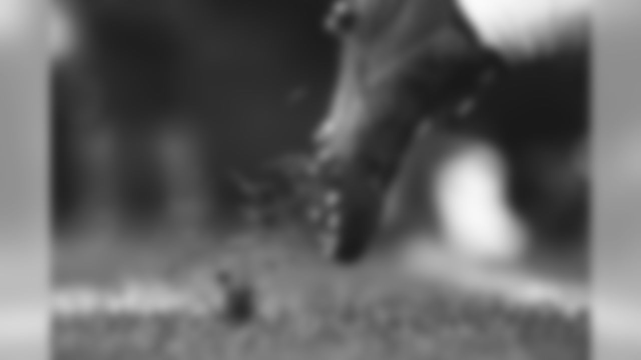 E_MK2_9827