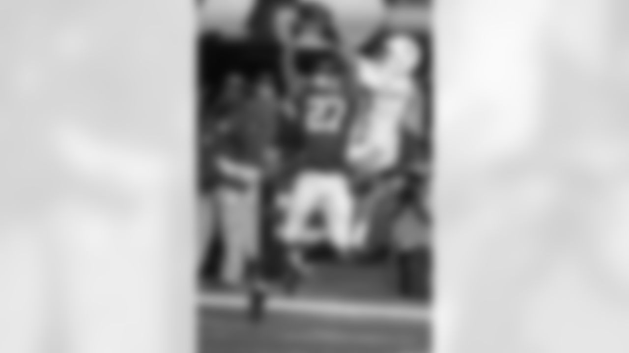 Just eight players were selected ahead of CB Dee Milliner in April's draft, and after seeing him play in our season finale at Miami, it's easy to see why. Thanks in part to two interceptions and five PDs, he won both the AFC Defensive Player of the Week and Defensive Rookie of the Month awards.