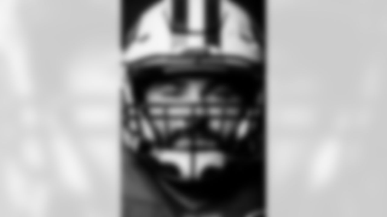 OL Brian Winters