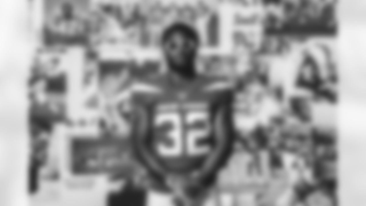 RB Michael Carter