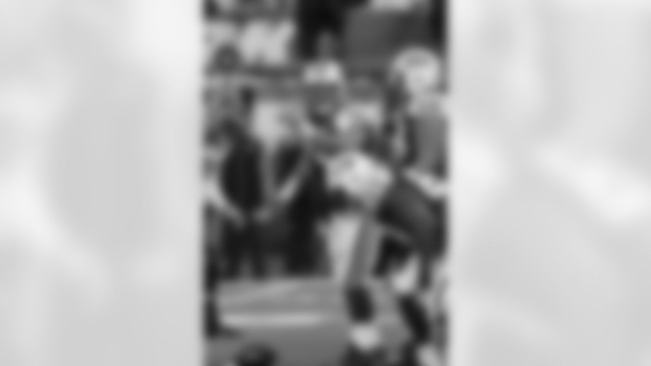 Nick Mangold Photos