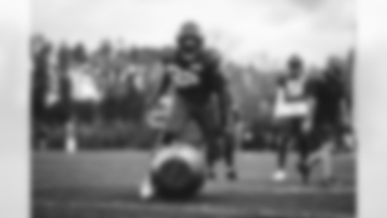 DL Jabari Zuniga
