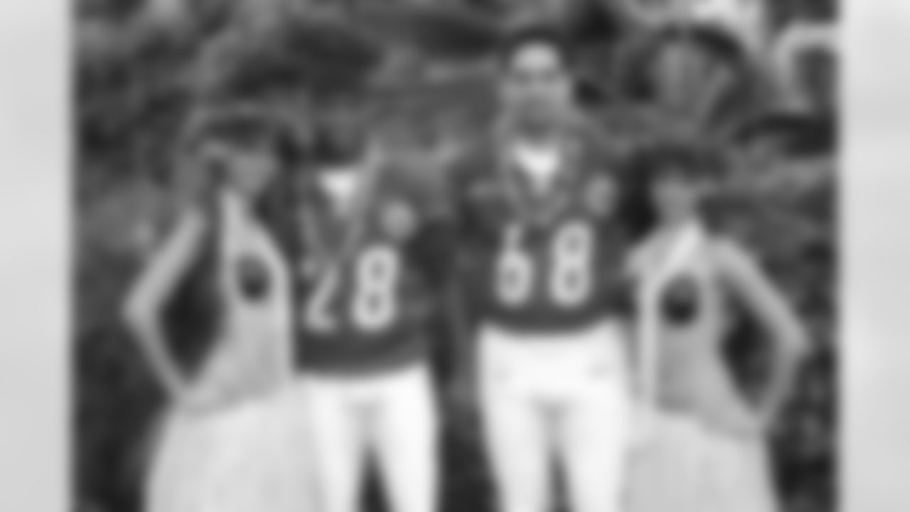 Curtis Martin #28 and Kevin Mawae #68