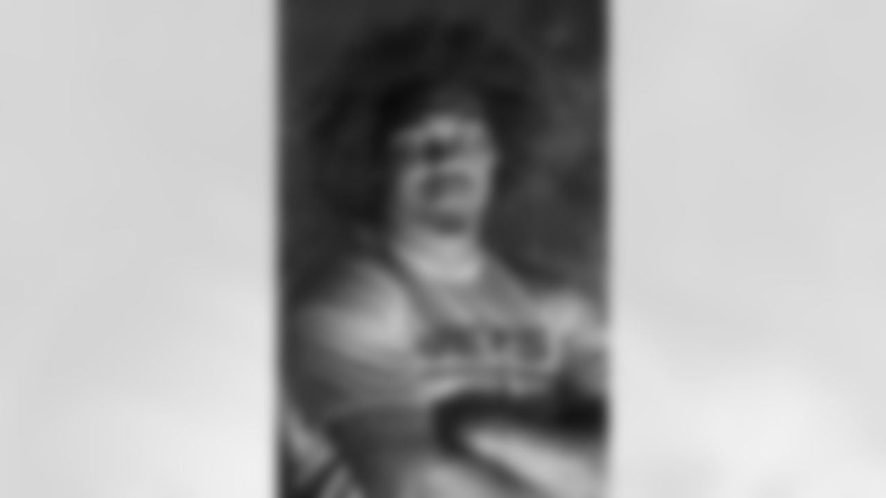 DE - Leonard Williams