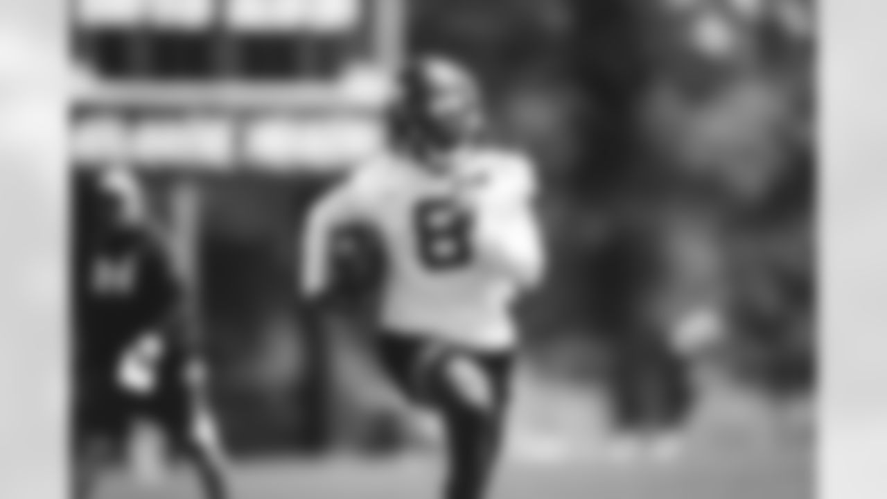 WR Elijah Moore