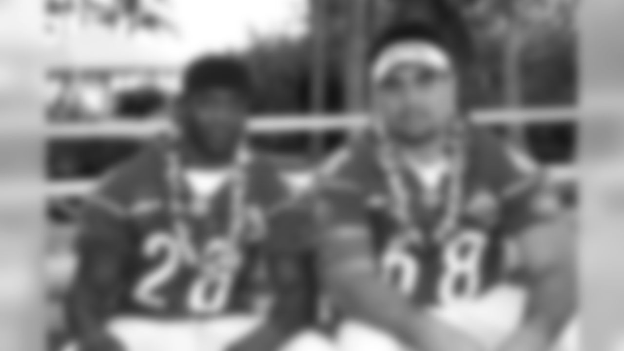 Running back Curtis Martin and center Kevin Mawae represented the Jets at the 2005 Pro Bowl, which followed the 2004 season. John Abraham was also selected to the Pro Bowl but did not participate due to an injury.MawaeMartinPBI