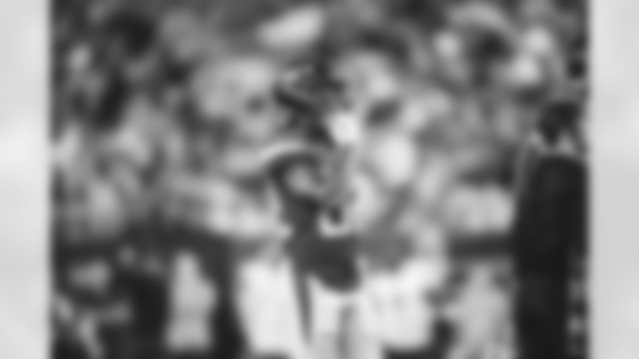 E_JB3_4052