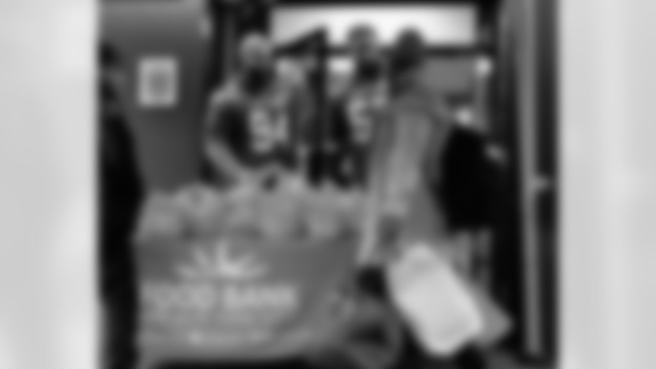 20221122-JETS Food Bank For NYC-90