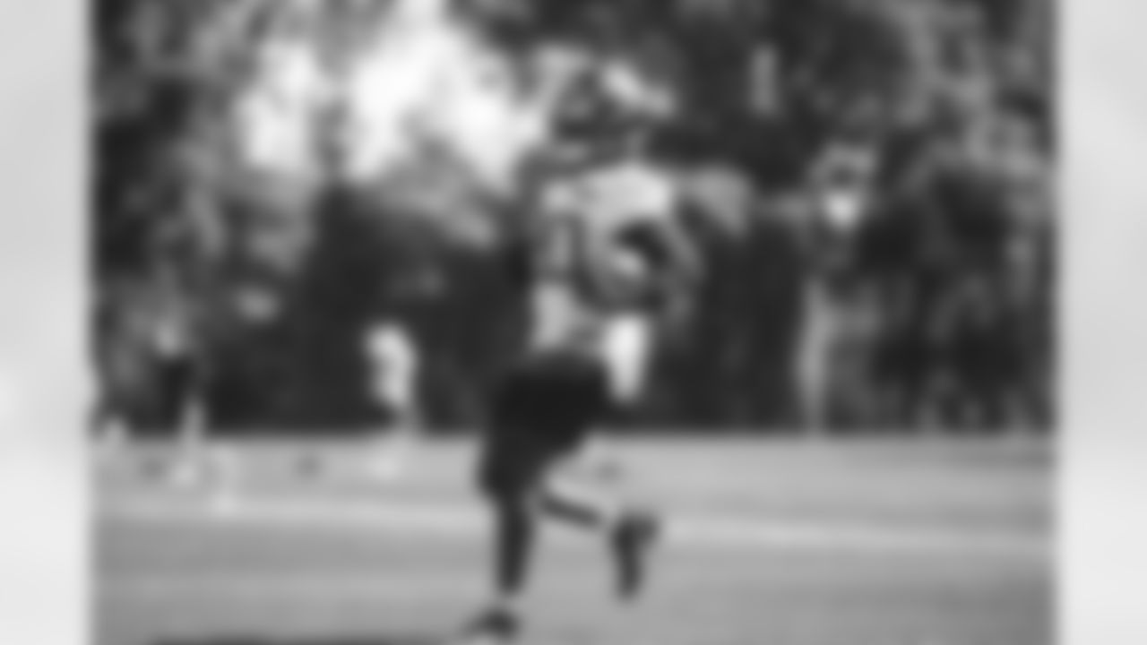 E_SNY_8703