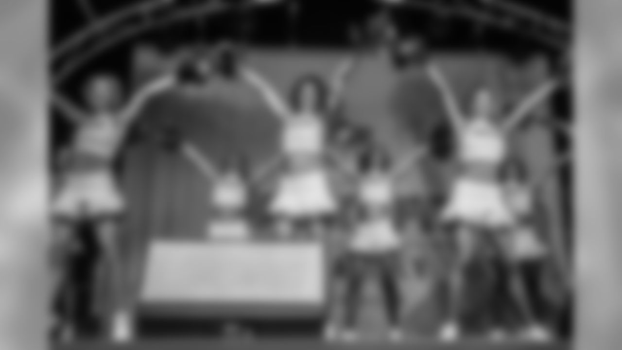 NFL_PICADILLY_MGJ-119