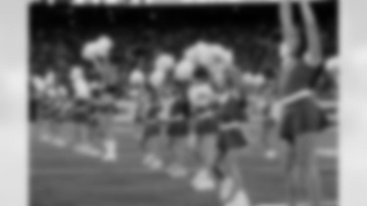 2010 Preseason Week 2 Jets vs Redskins Junior Flight Crew Photos