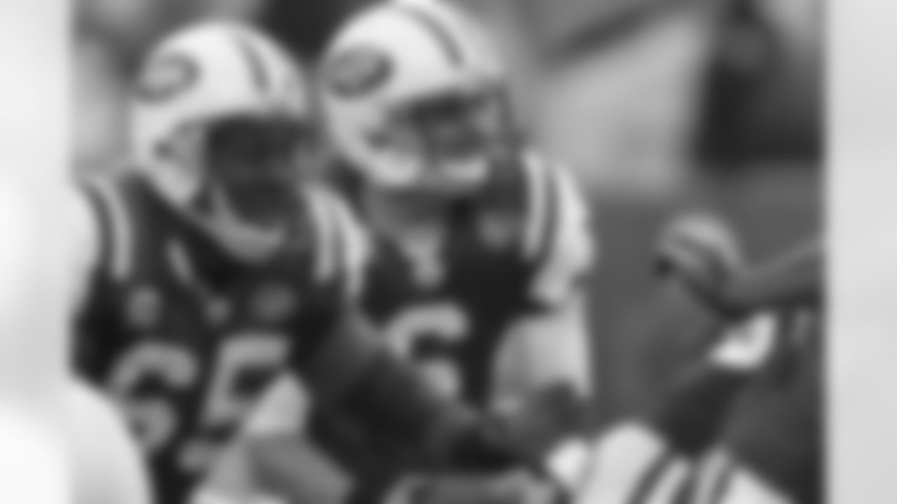2011 Regular Season Week 12 Jets vs Bills Game Photos