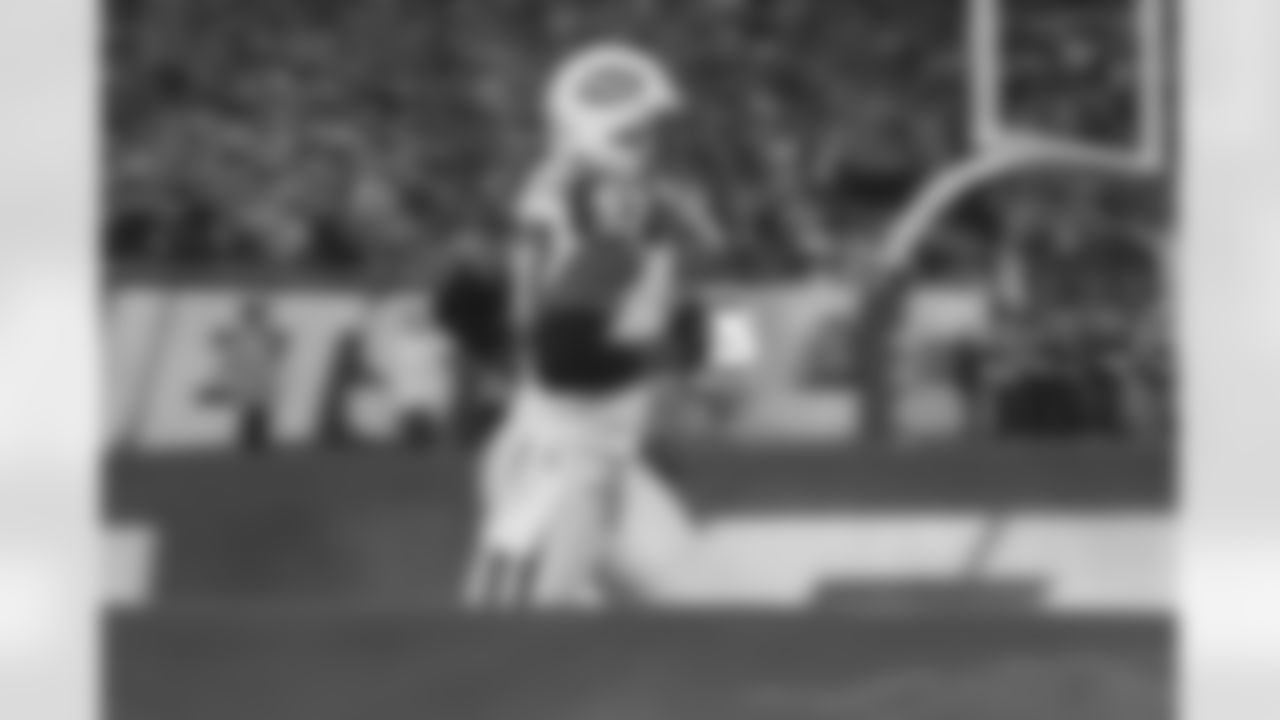 Calvin Pace Photos