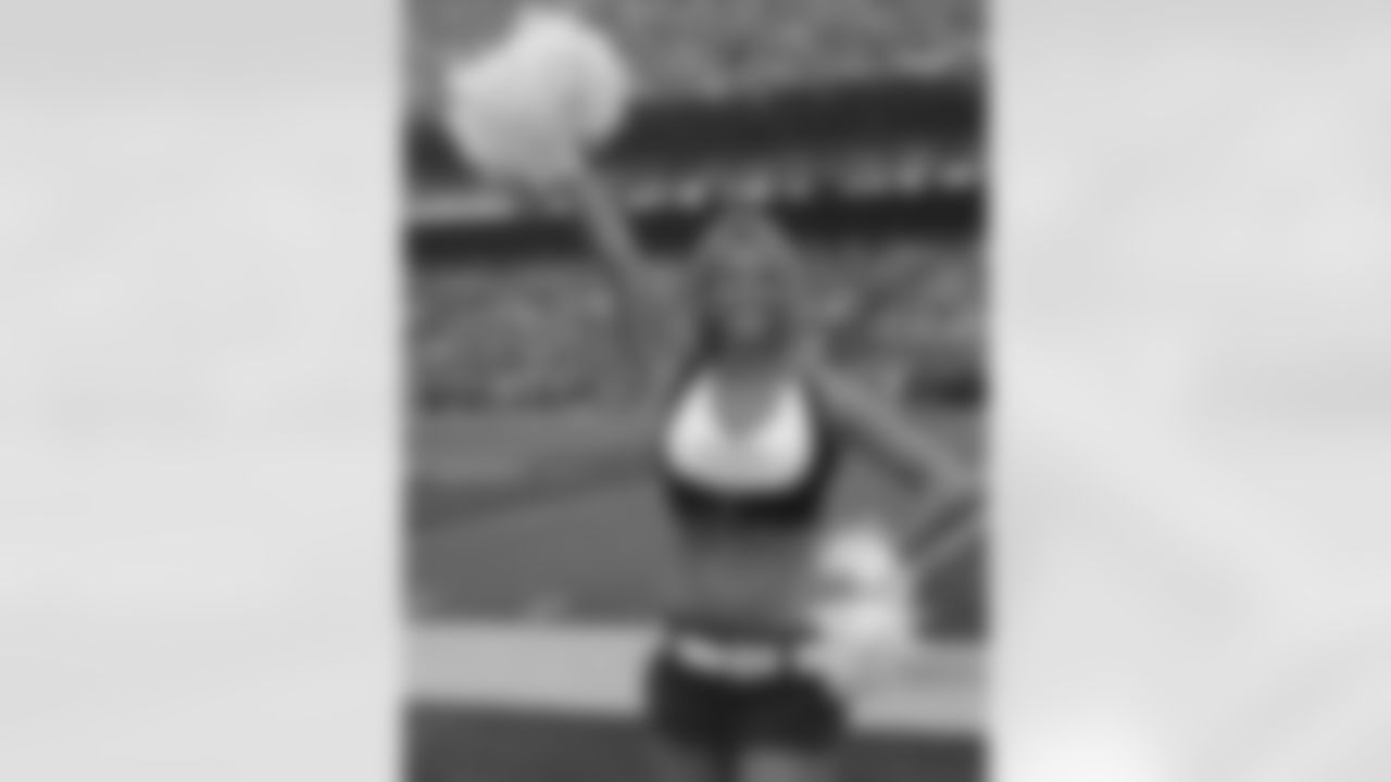 Jessica S - 2009 Flight Crew Member Photos