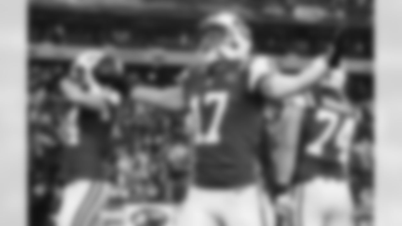 The Jets rushed for 277 yards against the Dolphins during a Monday night matchup on Dec. 1, 20 of which came on an end-around to WR Greg Salas for the game's first score. It was Salas' first pro TD and only the second rush of his career.
