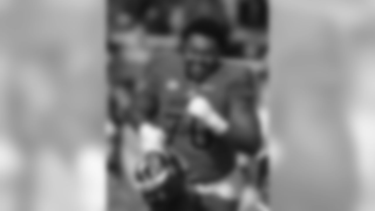 T Chuma Edoga (USC)