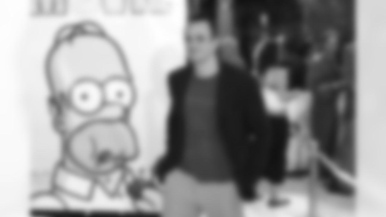 @HankAzaria: 255k followers