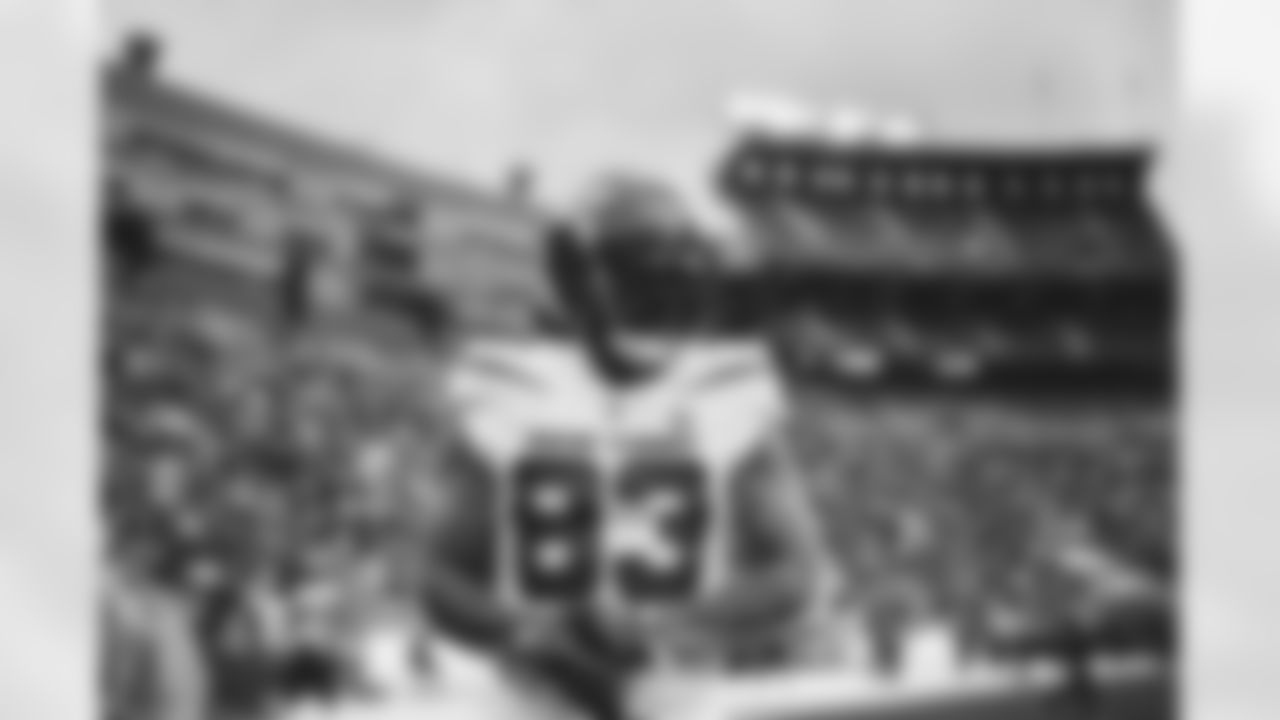 TE Tyler Conklin