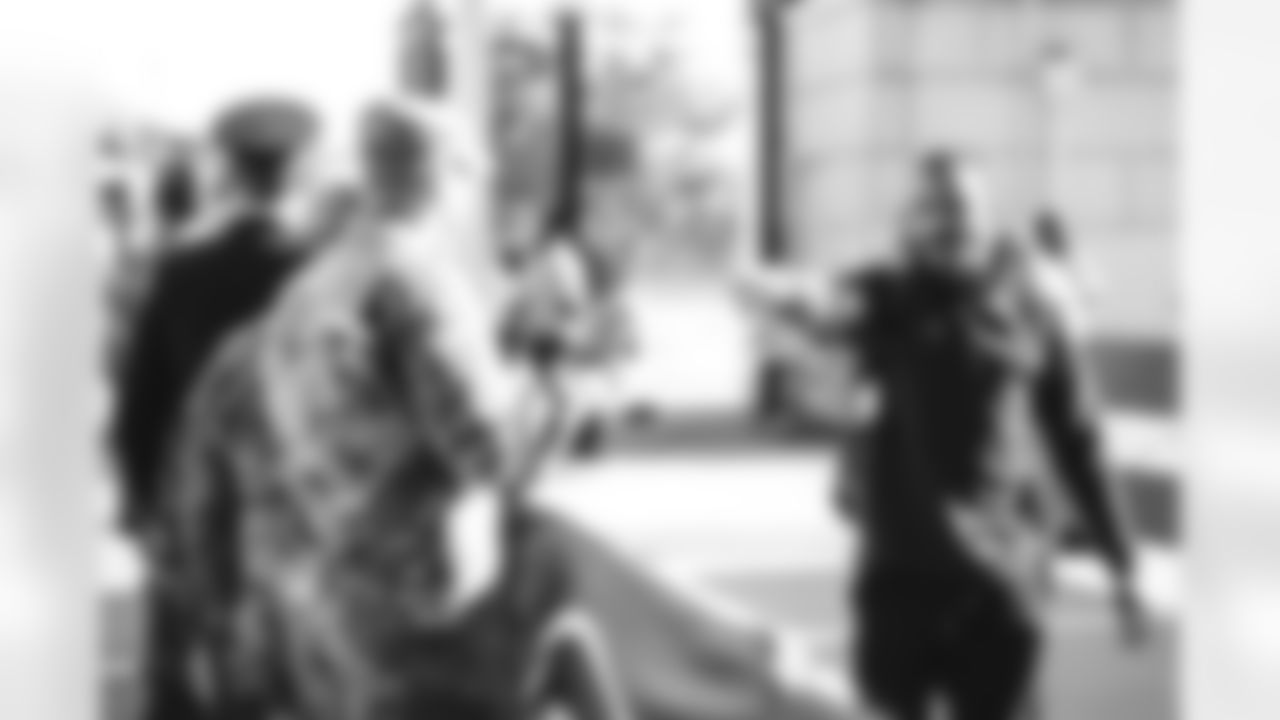 E_SNY_8715