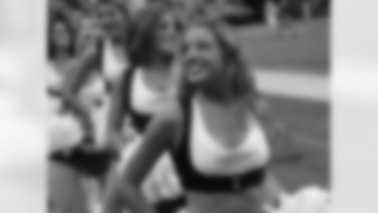 2009 Week 3 Jets vs Titans Flight Crew Photos