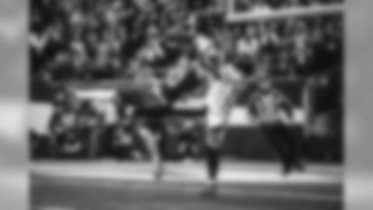 E_SNY_8011