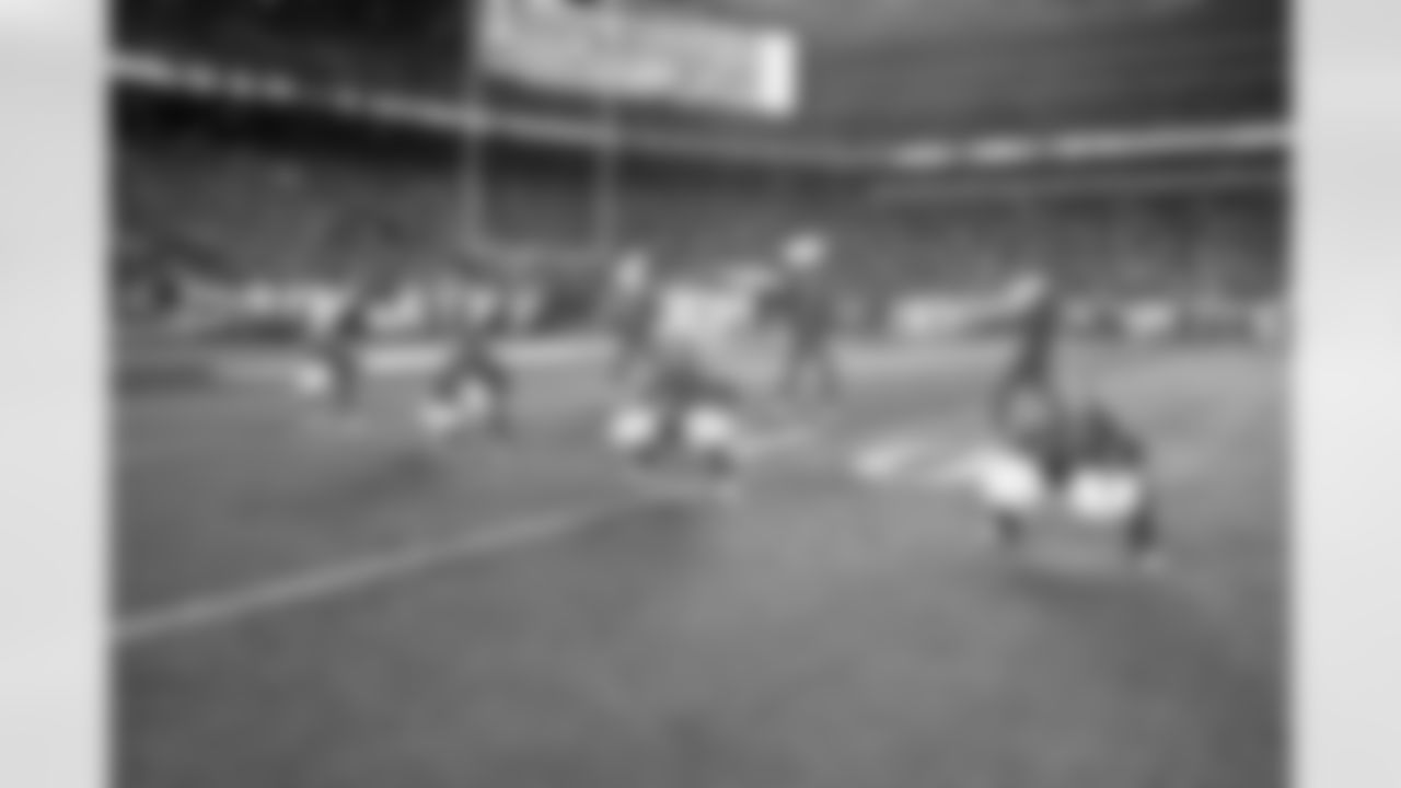 New York Jets Flight Crew: Jets vs Patriots
