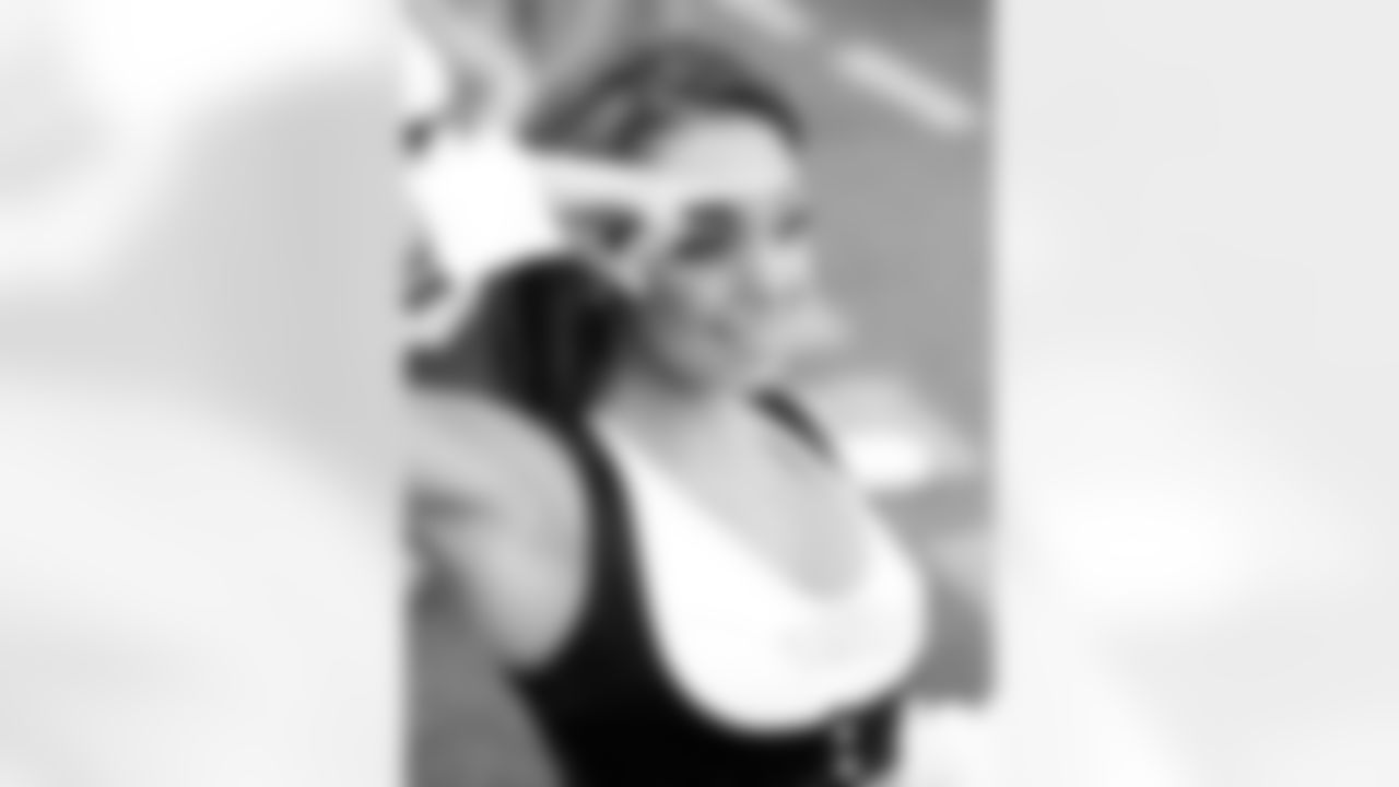Justine 2009 Flight Crew Member Photos