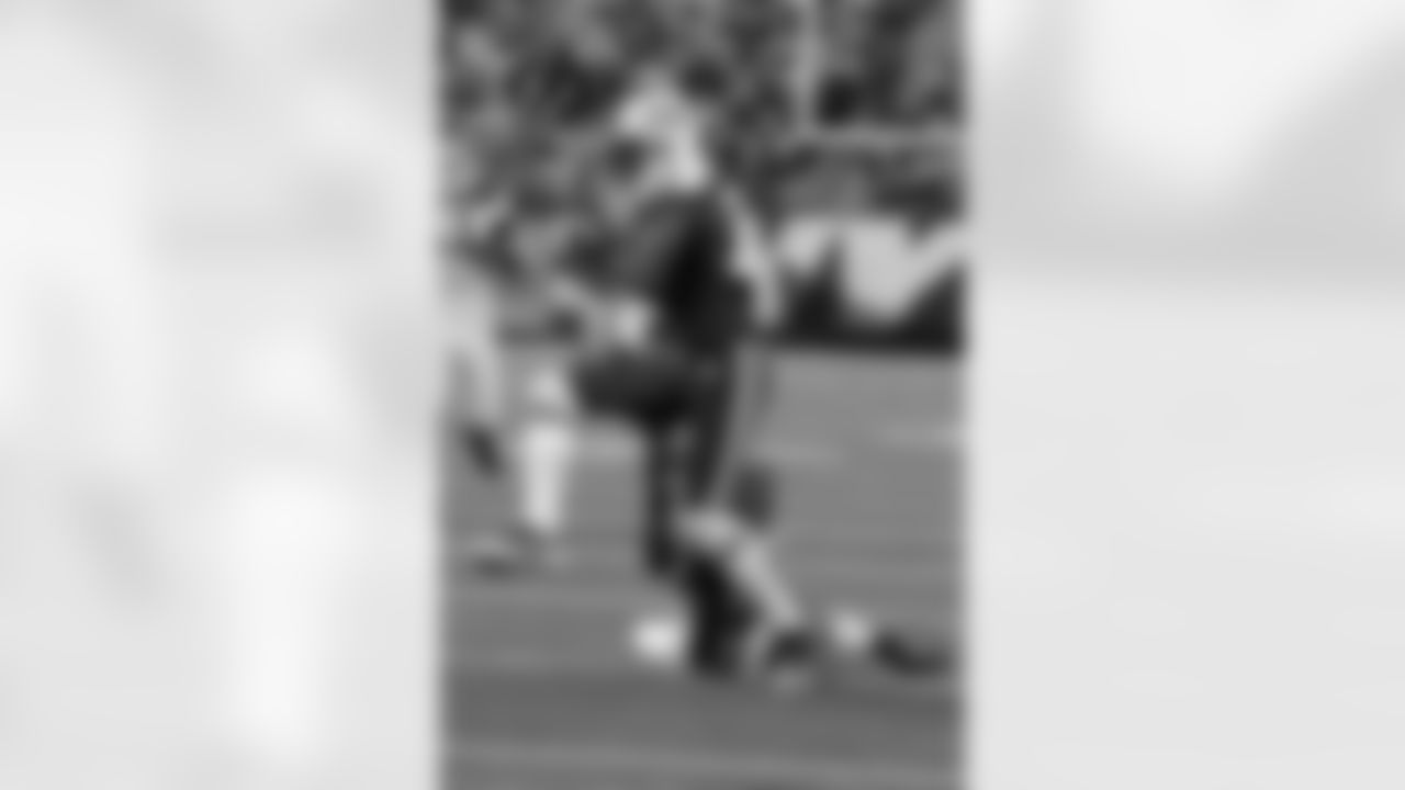 2010 Week 17 Jets vs Bills Game Photos