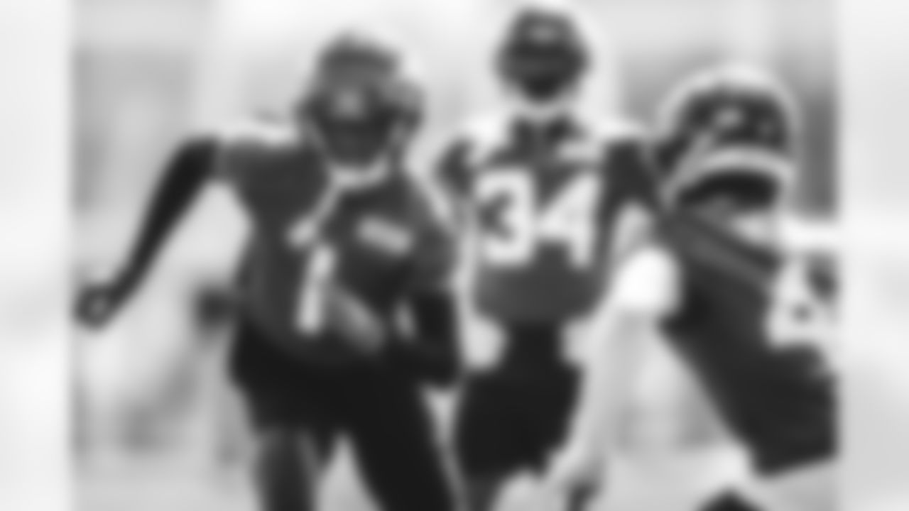 E_SNY_4323