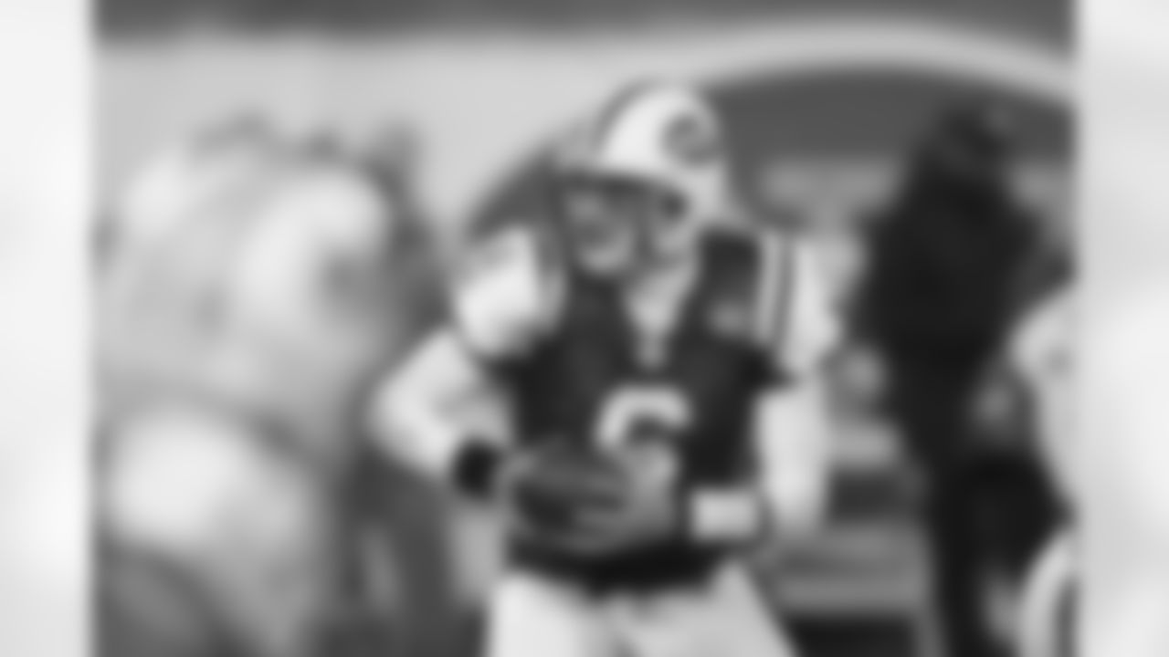 2010 Week 14 Jets vs Dolphins Game Photos