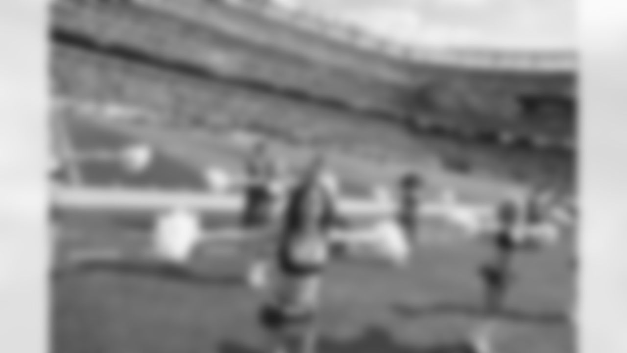 New York Jets Flight Crew: Jets vs Chargers