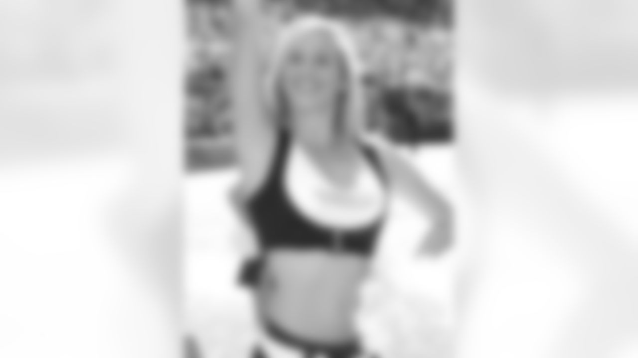 Amanda P. 2009 Flight Crew Member Photos