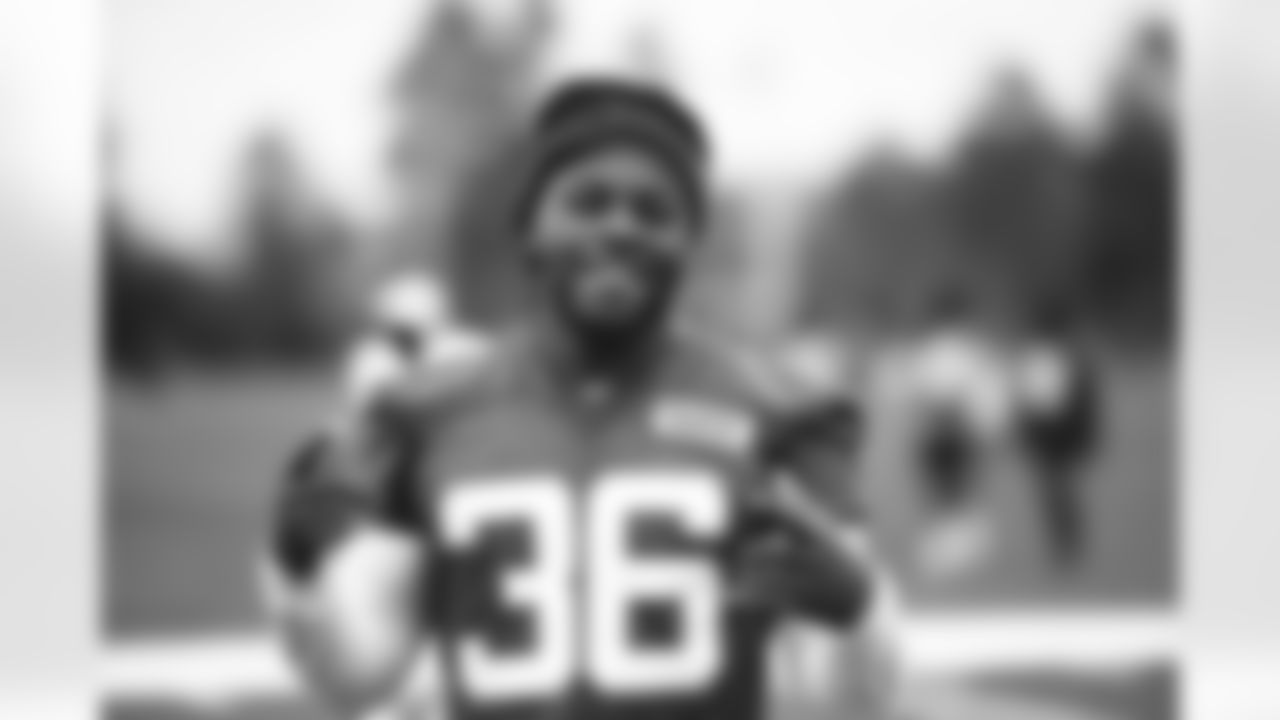 LB Marcel Harris
