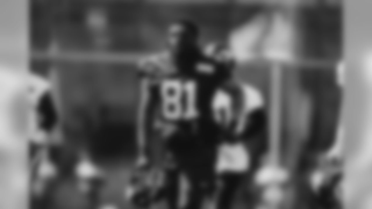 E_SNY_8225