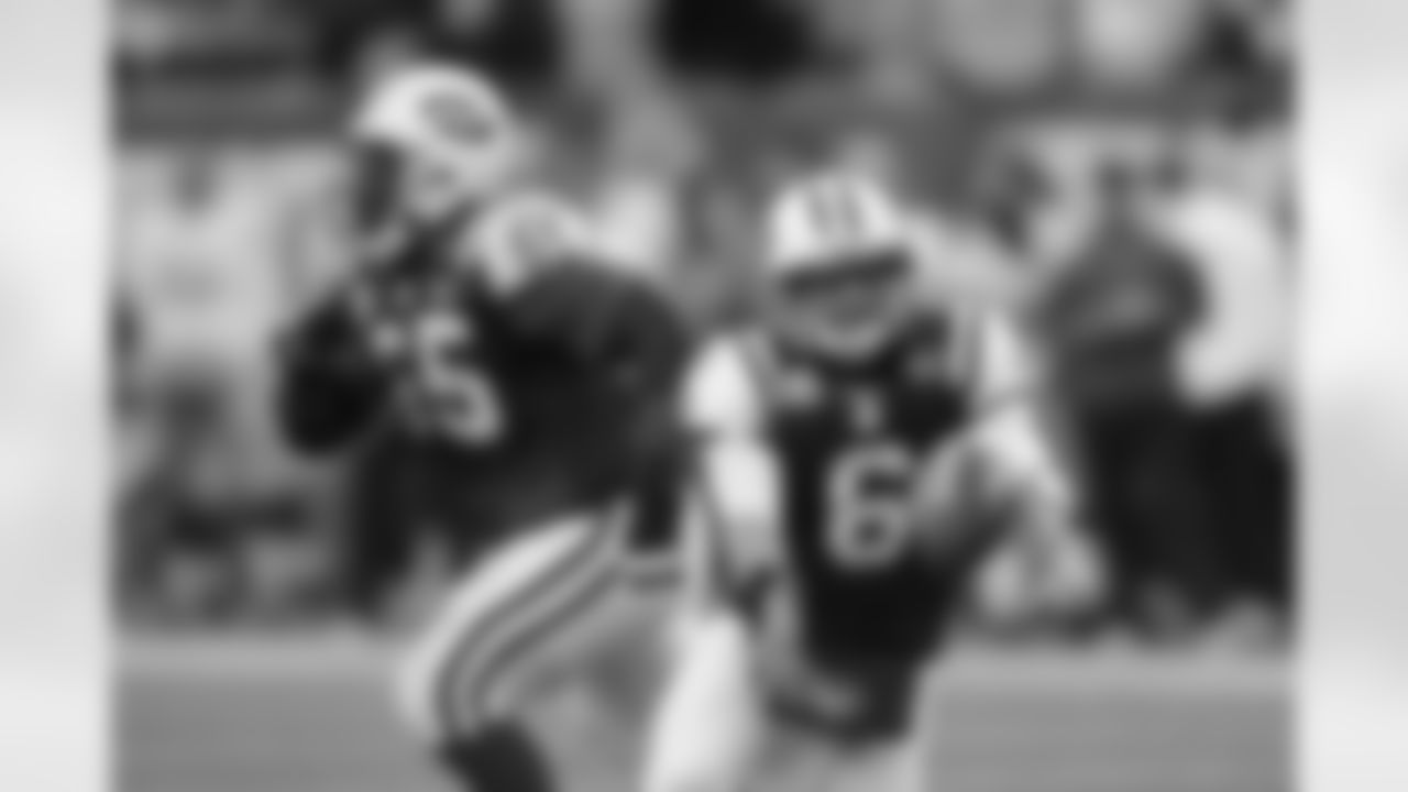 2011 Regular Season Week 16 Jets vs. Giants Game Photos