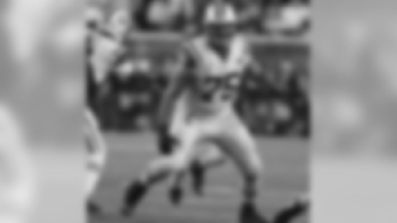 Aboushi made his first NFL start in Week 7 against the Patriots after Brian Winters suffered a season-ending knee injury. Aboushi has improved every game since taking over at left guard. This week won't be an easy challenge as he'll likely have to deal with Patriots NT Vince Wilfork and DE Chandler Jones for a majority of the afternoon.