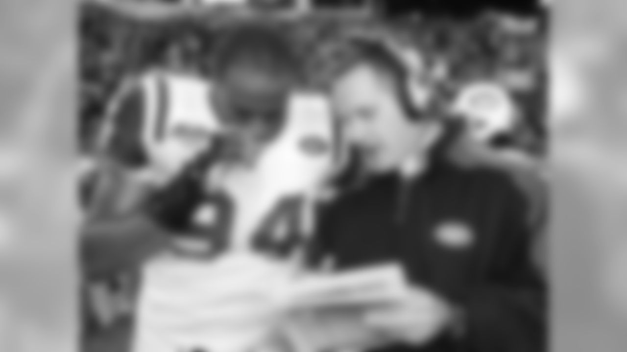 2009 Week 11 Jets at Patriots Photos