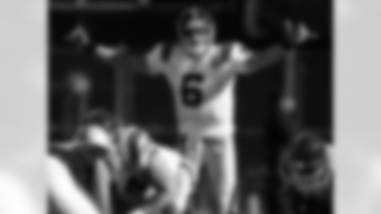 2009 Week 7 - Jets at Raiders Photos