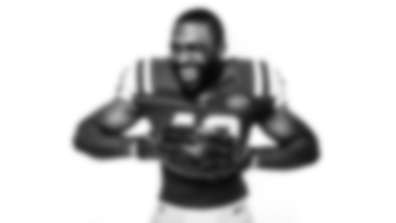 #48 Jordan Jenkins (LB)