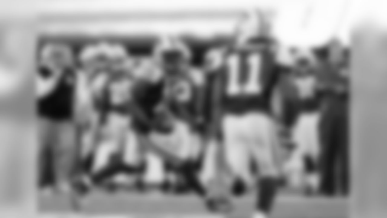 WR #10 - Santonio Holmes