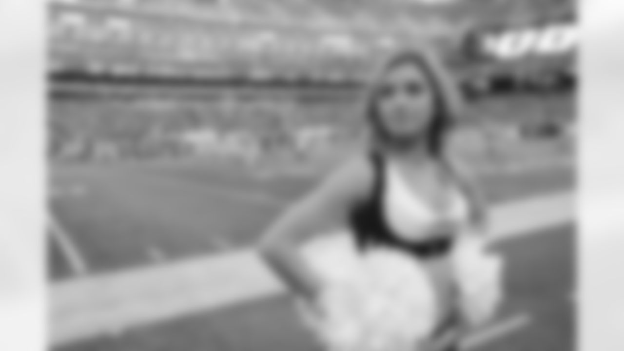 New York Jets Flight Crew: Jets vs Bills
