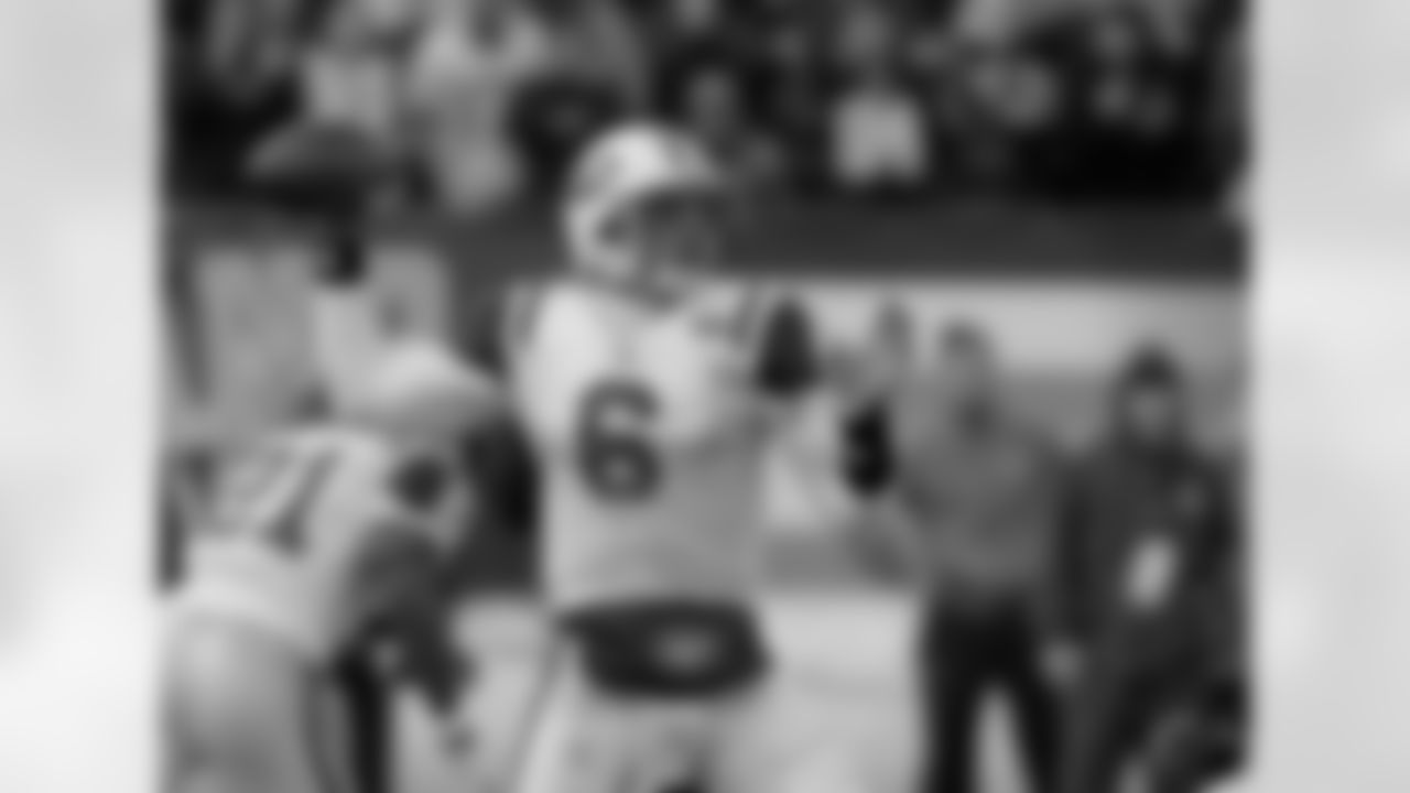 2010 Week 10 Jets vs Browns Game Photos