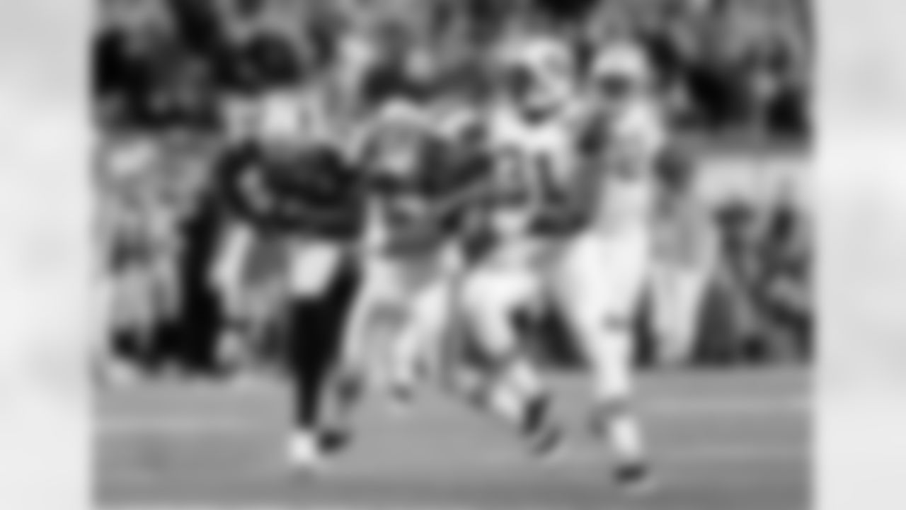2011 Regular Season Week 10 Jets vs Patriots Game Photos