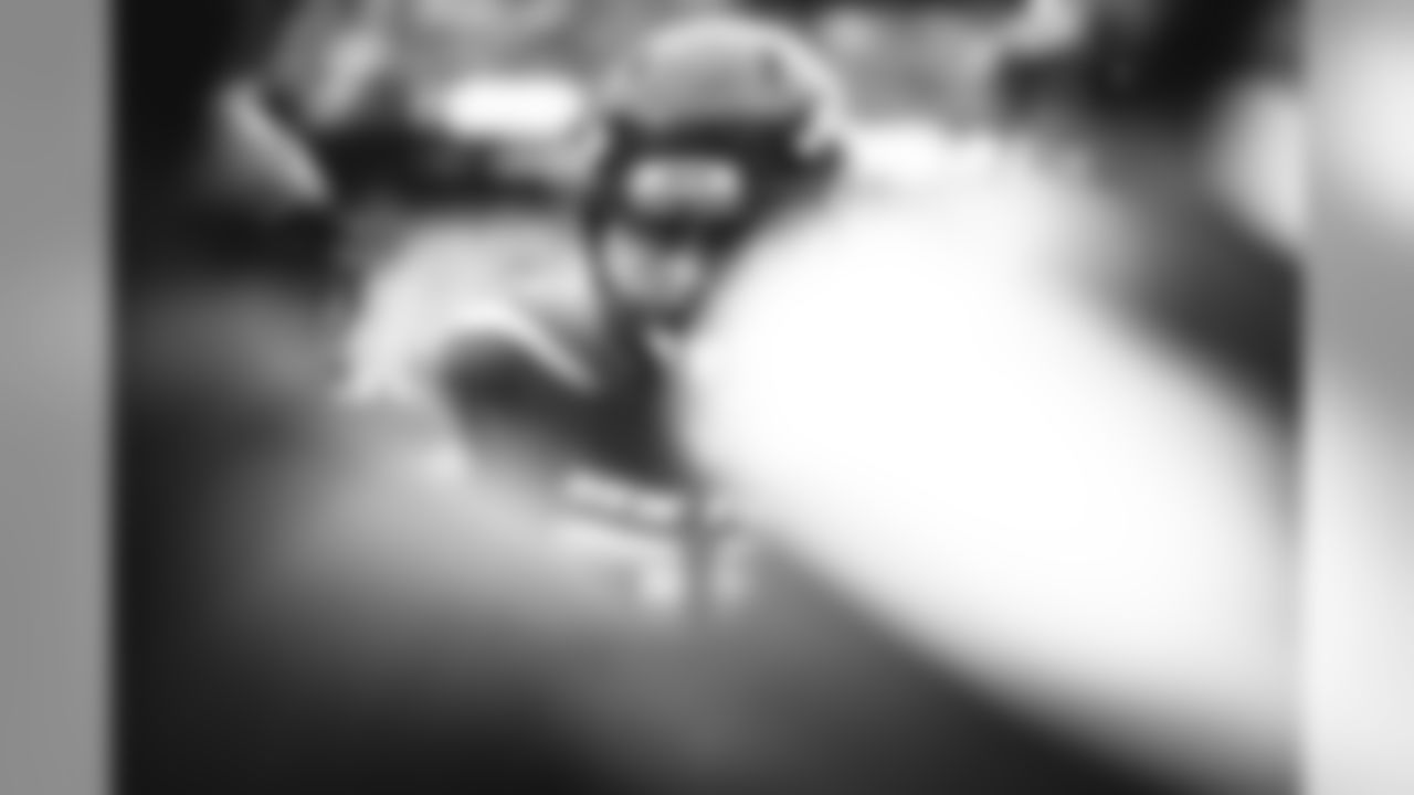E_SNY_2664
